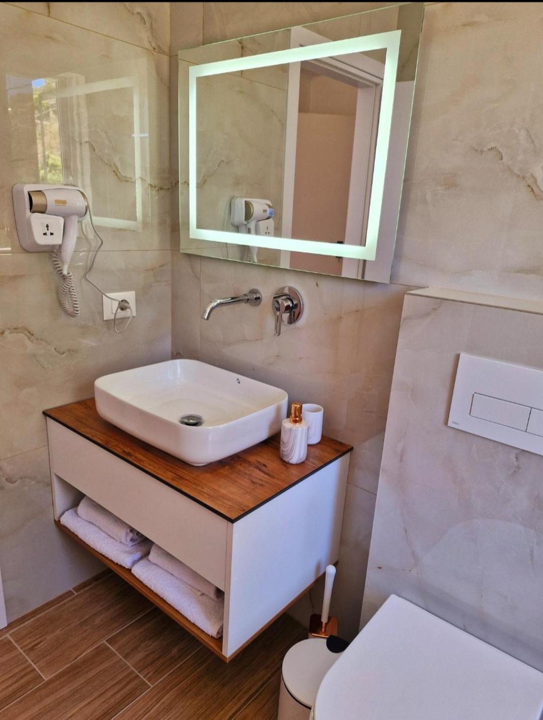 Villa Virginia Sarande Bagian luar foto